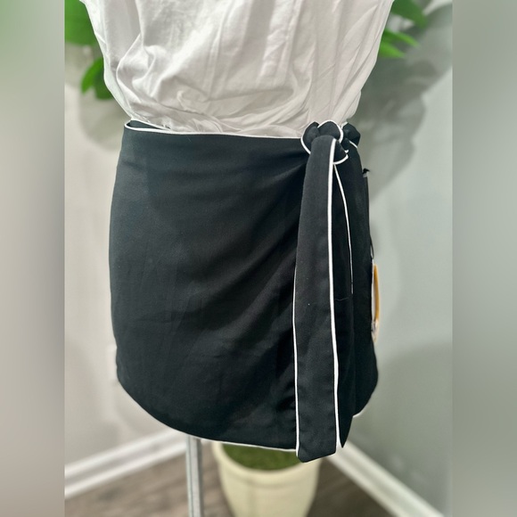 New Diane Von Furstenberg for Target Side Wrap Mini Skort black & white SMALL - Picture 1 of 11